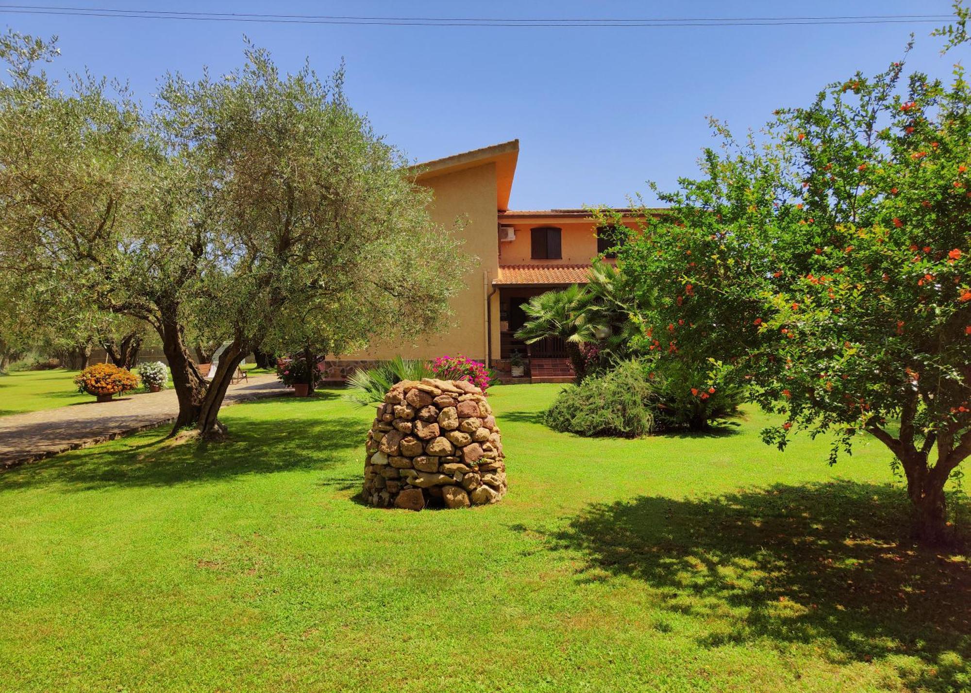 Nuraghe Bianco Bed & Breakfast Santa Maria la Palma Luaran gambar